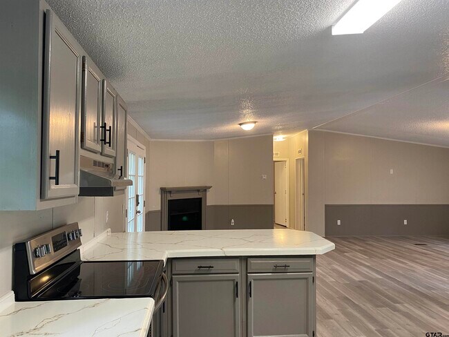 Building Photo - 22942 Shell Shore Dr
