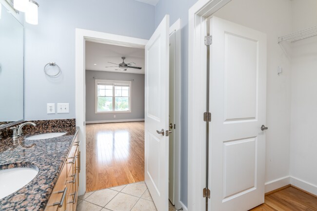 Building Photo - 2920 Martinsville Rd St