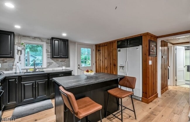 Building Photo - 41 Bellot Rd