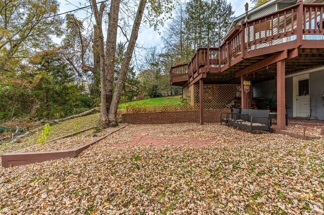 Building Photo - Charming 4 Bed SFH in Alexandria!