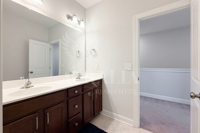 Building Photo - 1306 Farm Pond Trail
