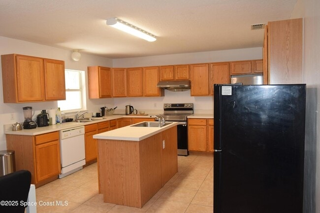 Building Photo - 501 Tortuga Way