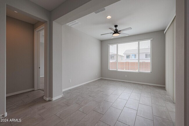 Building Photo - 2031 W Bramble Berry Ln