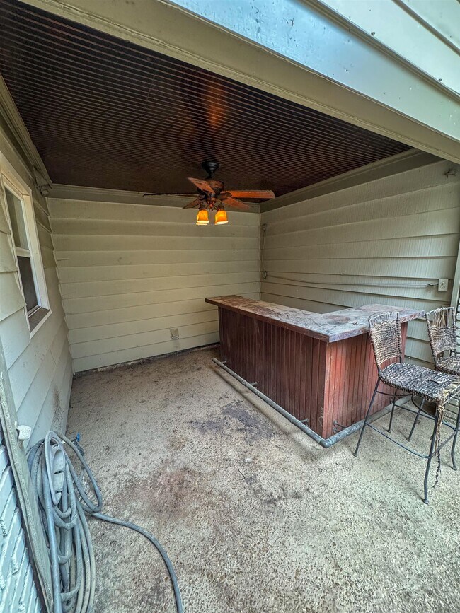 Building Photo - 2852 Leesburg Dr