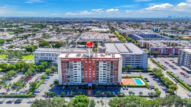 Building Photo - 4675 W 18th Ct