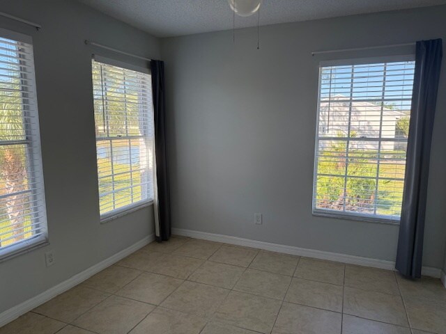 Building Photo - 124 Santa Clara Dr