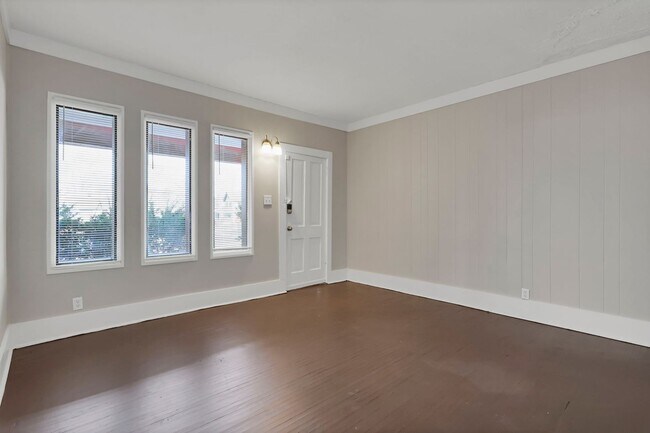 Building Photo - 2709-2711 Sullivant Ave