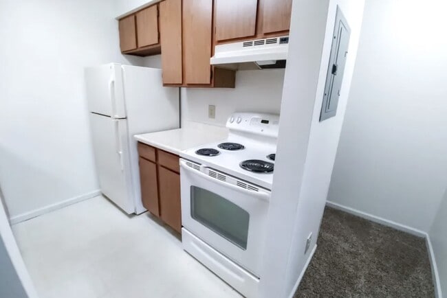 Building Photo - 100 W Mill Pond