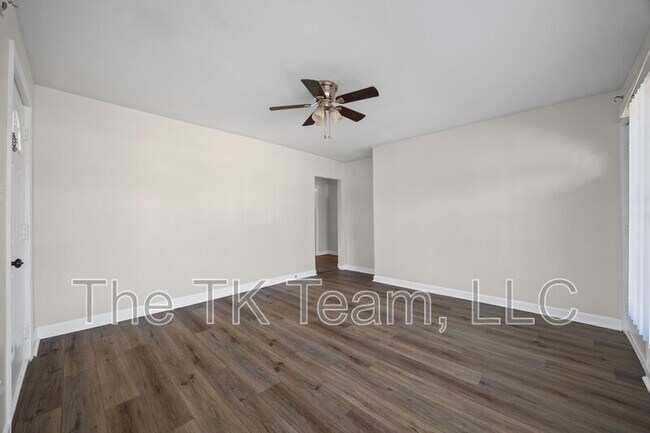 Building Photo - 807 N Morris St