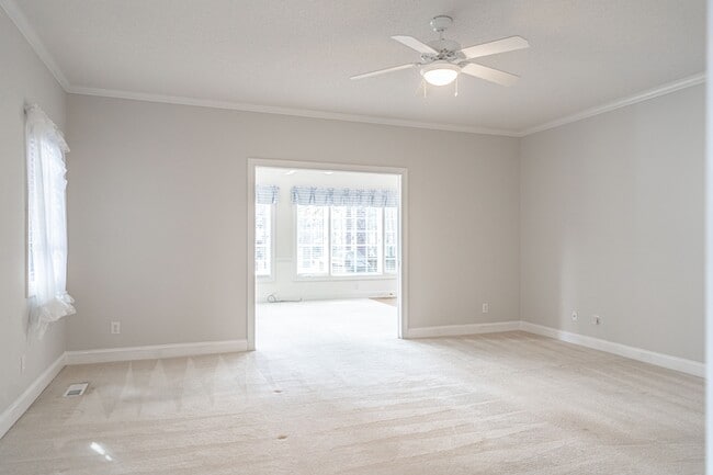 Building Photo - 24 Strathaven Dr