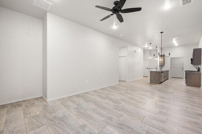 Building Photo - 1122 N 7th St
