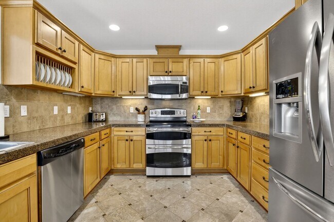 Building Photo - 18525 NE Marine Dr
