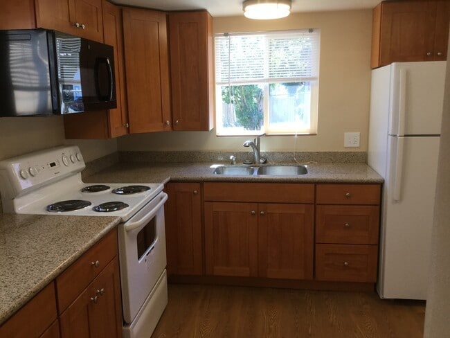 Building Photo - Charming 2-Bedroom Home in Prime Pecks Dri...