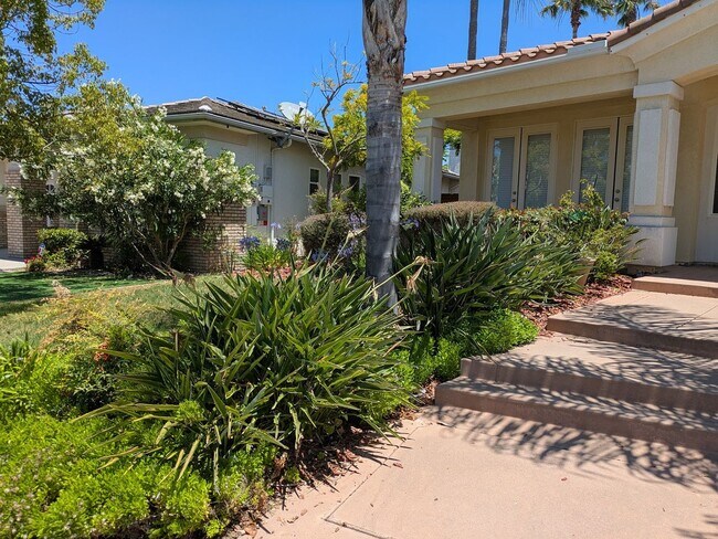 Building Photo - Scripps-Poway Crown Collection