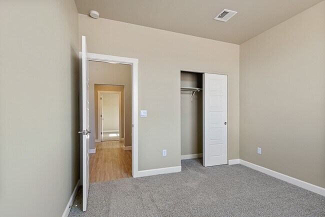 Building Photo - Newer Construction Home located in Mesa Village