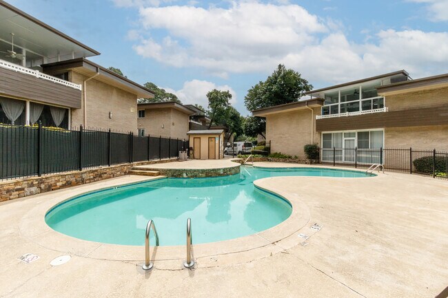 Building Photo - 346 Carpenter Dr NE