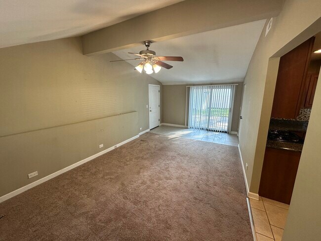 Building Photo - 3 E Oltendorf Rd