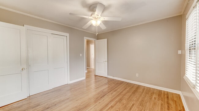 Building Photo - 56 E 52nd St