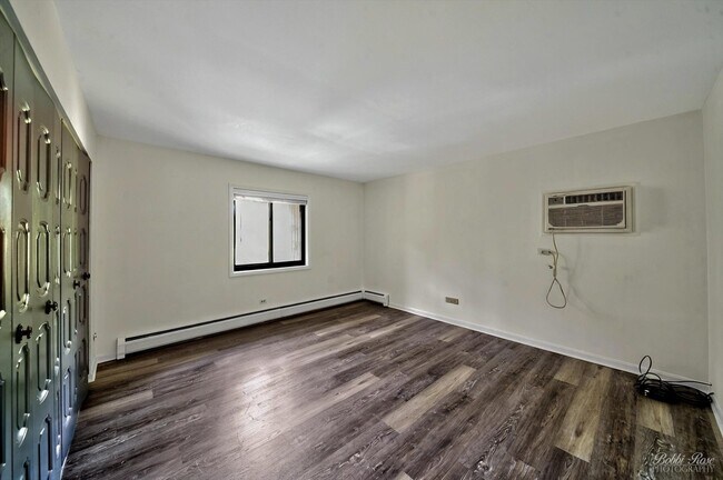 Building Photo - 134 E Bailey Rd