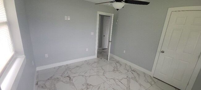 Building Photo - 41522 Buratt St