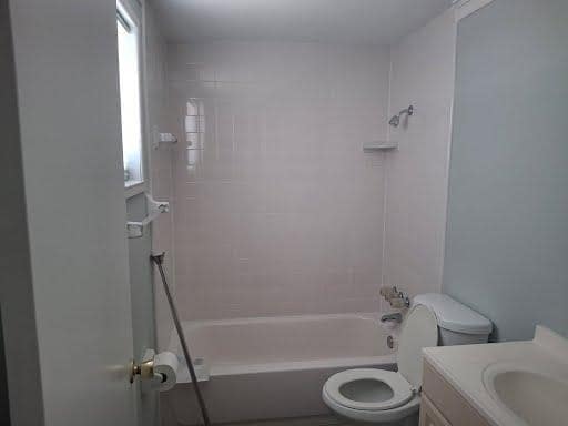 Building Photo - 8724 Sabal Way