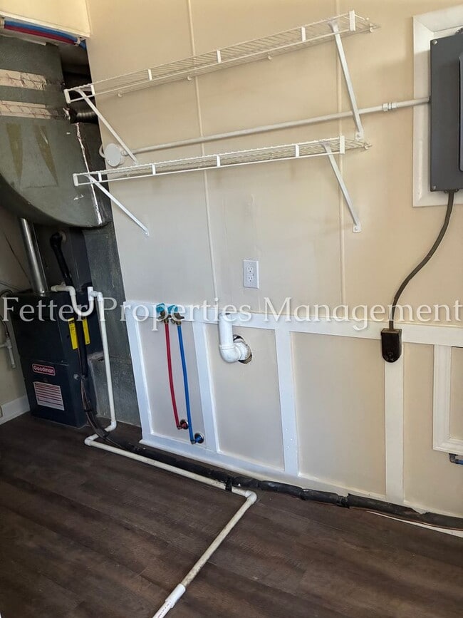 Building Photo - Summer Special! First Month's Rent Free!