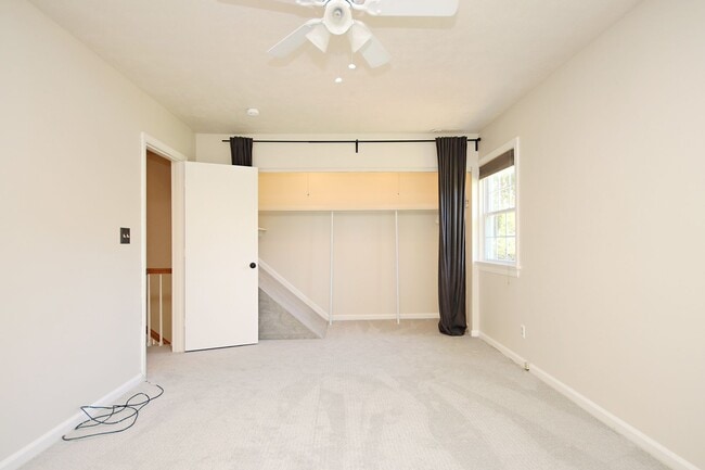 Building Photo - End-Unit Georgetown Green Townhome