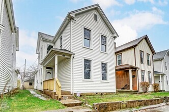 Building Photo - Newly Renovated Home in Lindenwald!