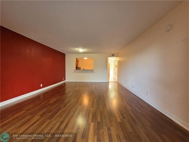 Building Photo - 2027 Coral Ridge Dr
