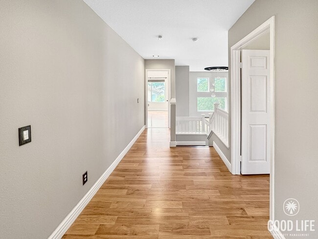 Building Photo - Immaculate 4Bd/2.5Ba Spacious Home with NE...