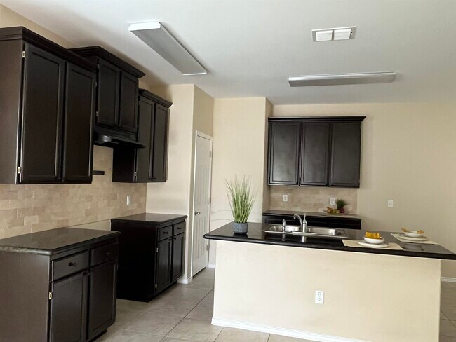 Building Photo - 205 Aquero Blvd