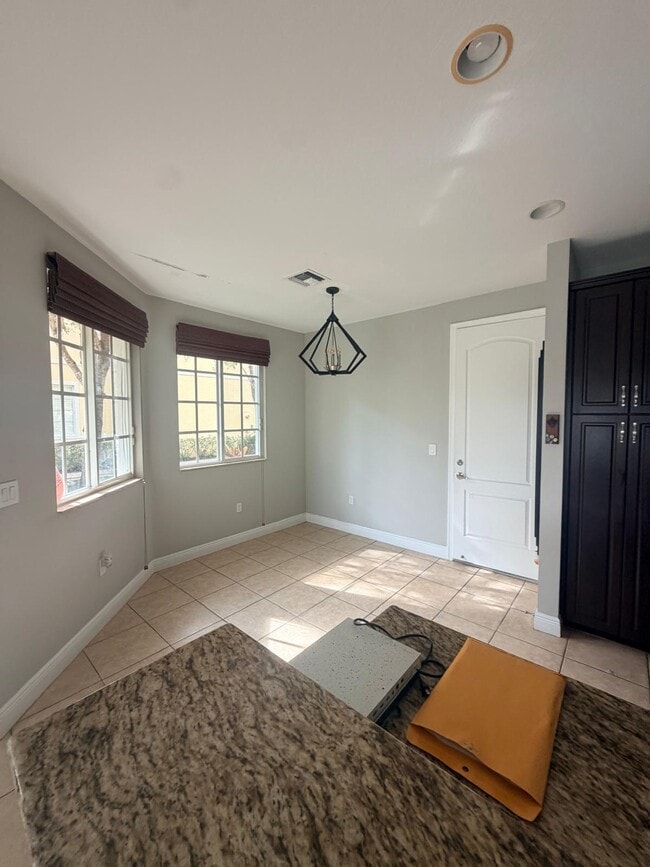 Building Photo - 7644 Foxcroft Ln