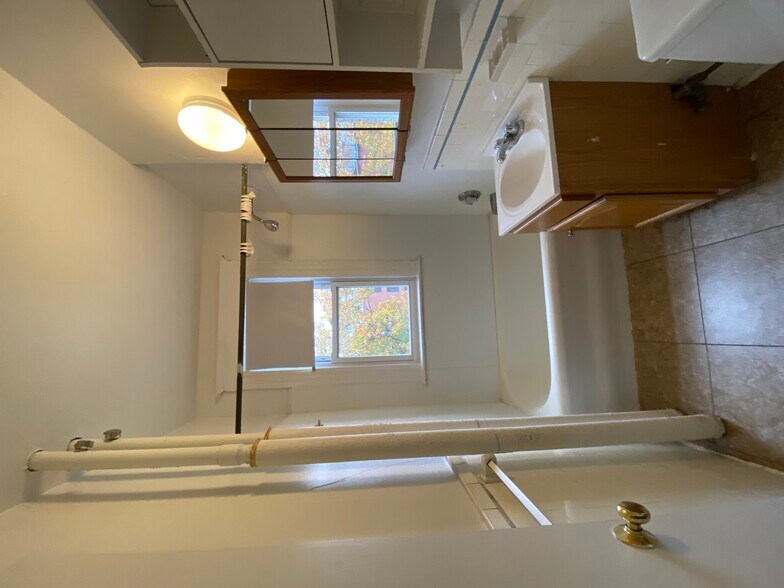 Building Photo - 1626 Commonwealth Ave