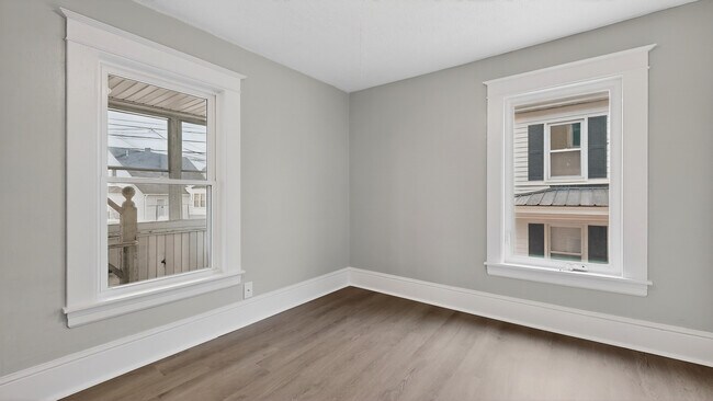 Building Photo - 83 Brook St