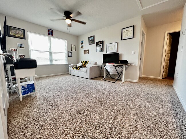 Building Photo - 603 Champ Trl