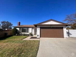 Building Photo - FULLY REMODELED 3+BR/2BA home in EL CAJON ...