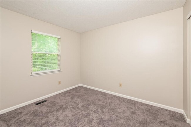 Building Photo - 10450 Summer Creek Dr