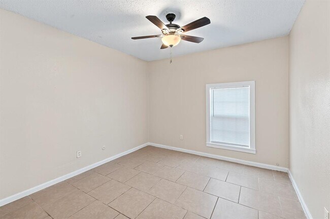 Building Photo - 410 Old Thorndale Rd