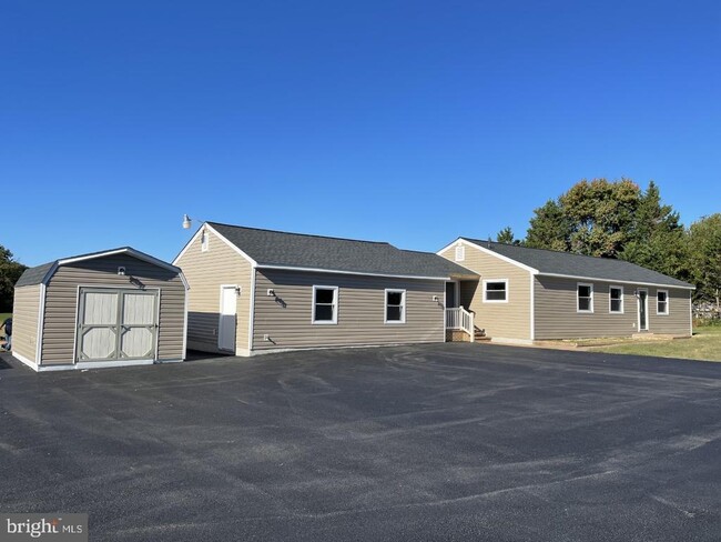 Building Photo - 1213 Old Love Point Rd