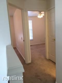 Building Photo - 3 br, 3.5 bath Townhome - 34 Woodhollow Ct