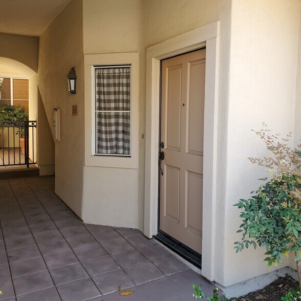 Building Photo - 2676 Dietrich Dr