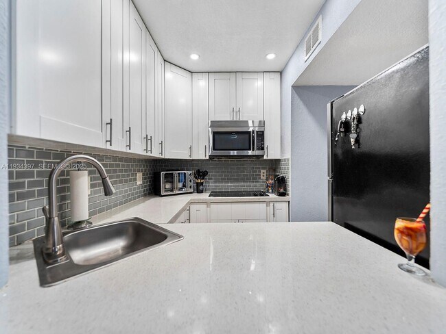 Building Photo - 13820 SW 112th St