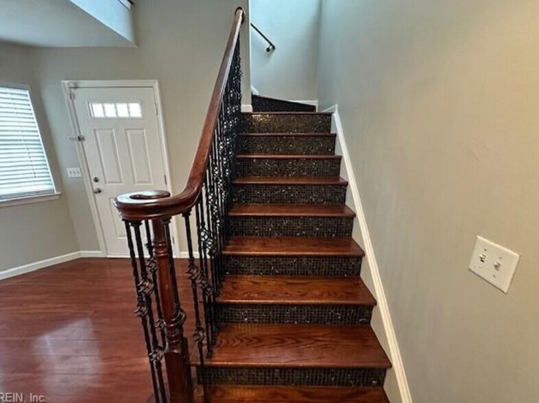 Building Photo - 4404 Glen Ellert Ct