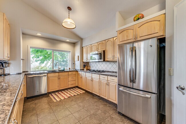 Building Photo - 2320 Overlook Ct