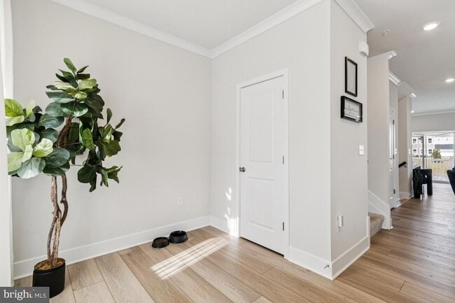 Building Photo - 10939 Drummond Pl