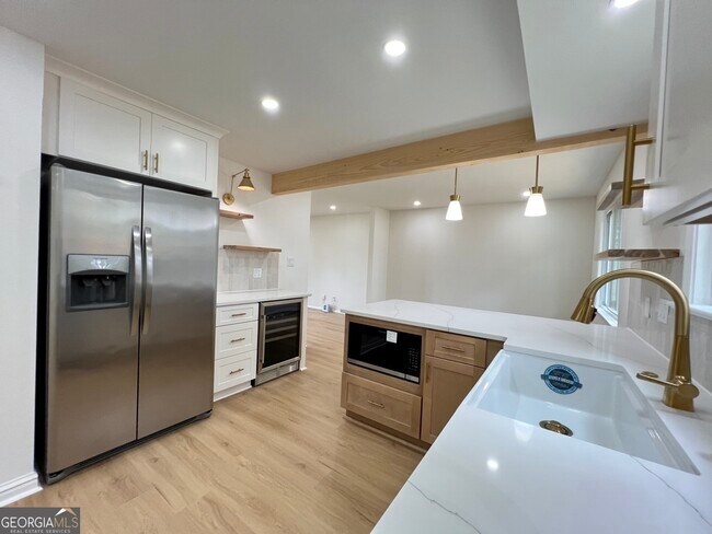 Building Photo - 2907 Clearbrook Dr