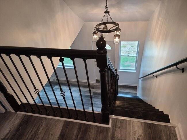 Building Photo - 714 S 8th Ave