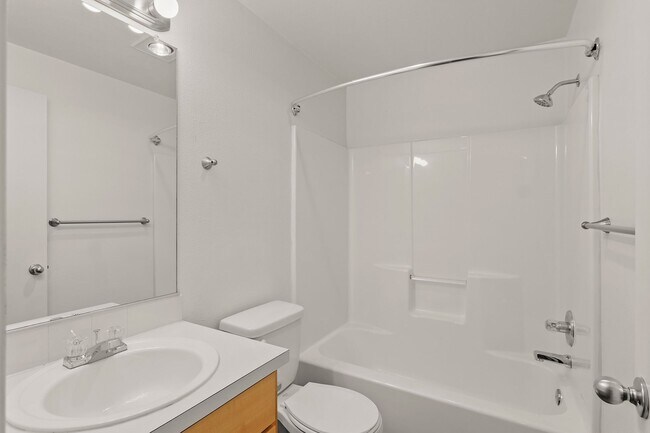 Building Photo - 4270 SW 159th Ave