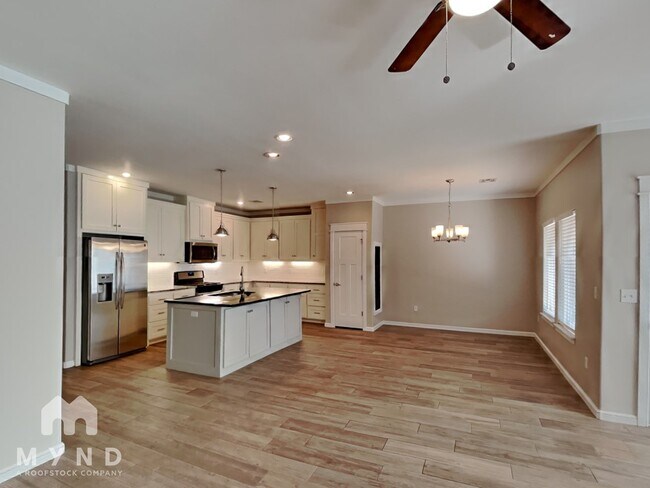 Building Photo - 12924 Firerock Cir