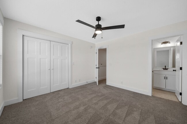 Building Photo - Pet Friendly Two Bedroom!
